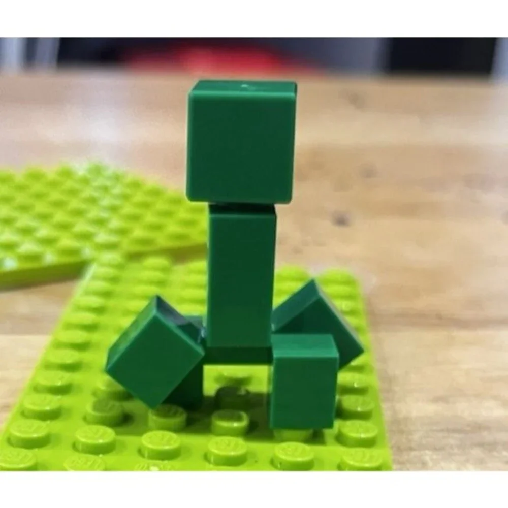 LEGO Minifigure Creeper Minecraft Minifigure min012 Retired Fast Shipping - Picture 5 of 7